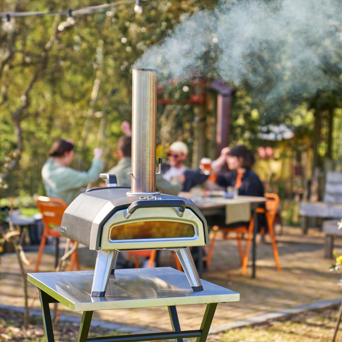 Ooni Karu 2 pizzaovn på bord