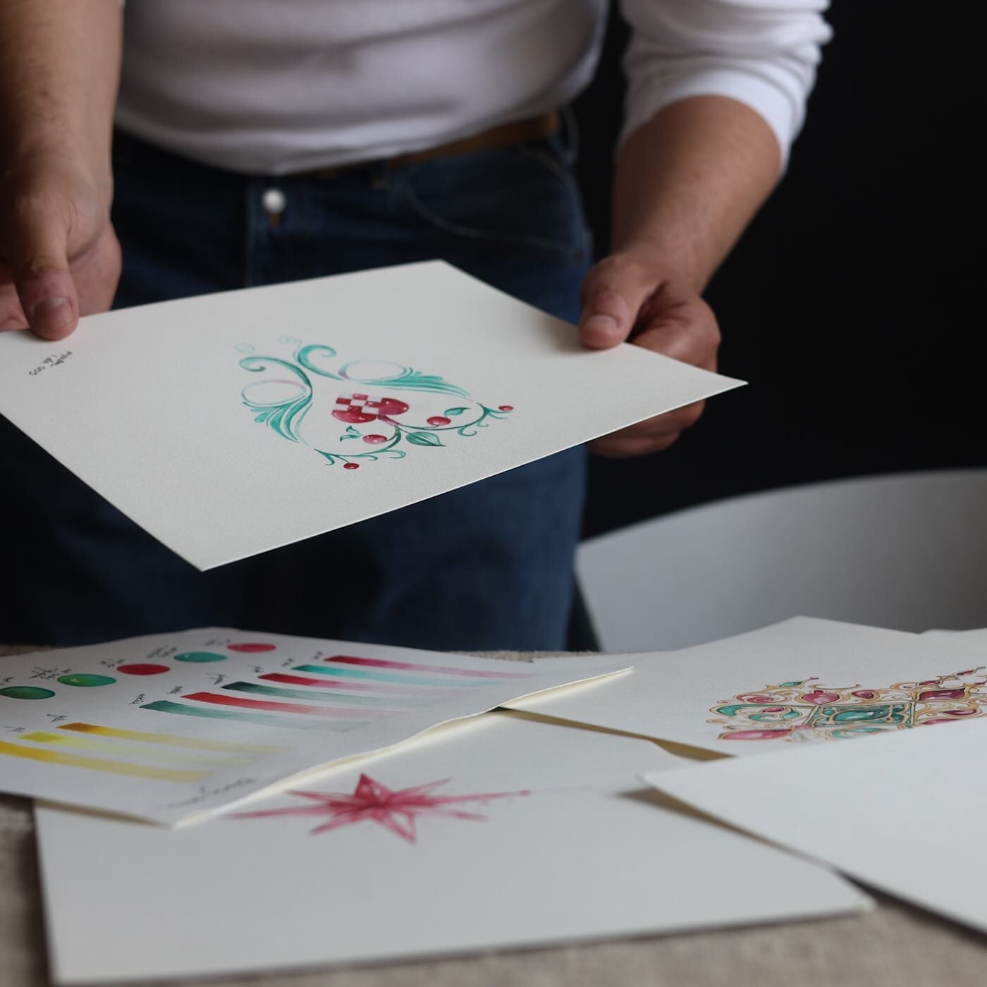 Tegninger av mønsteret på Lucia servise