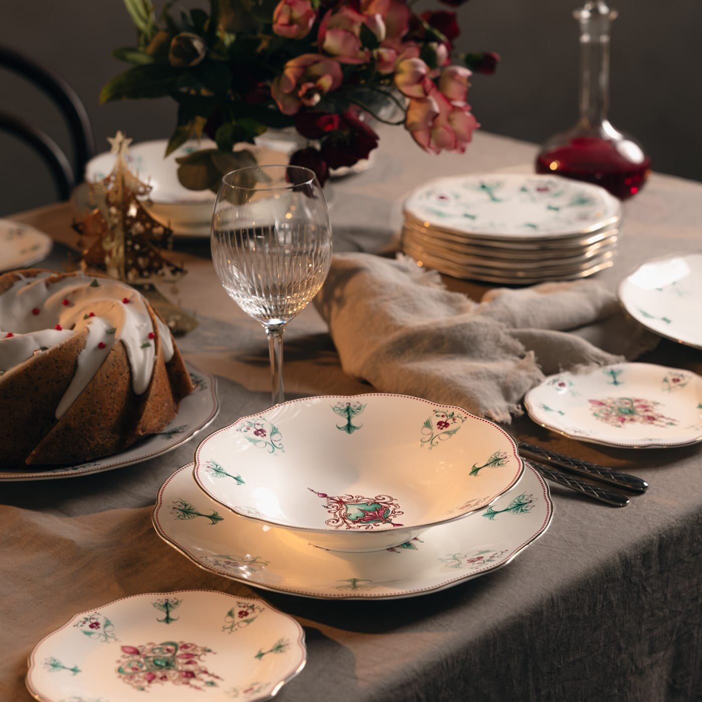 Bord dekket på med Lucia servise fra Magnor