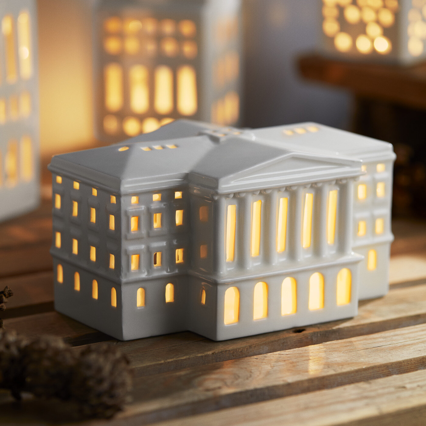 Det Norske Slott lyshus fra K&auml;hler