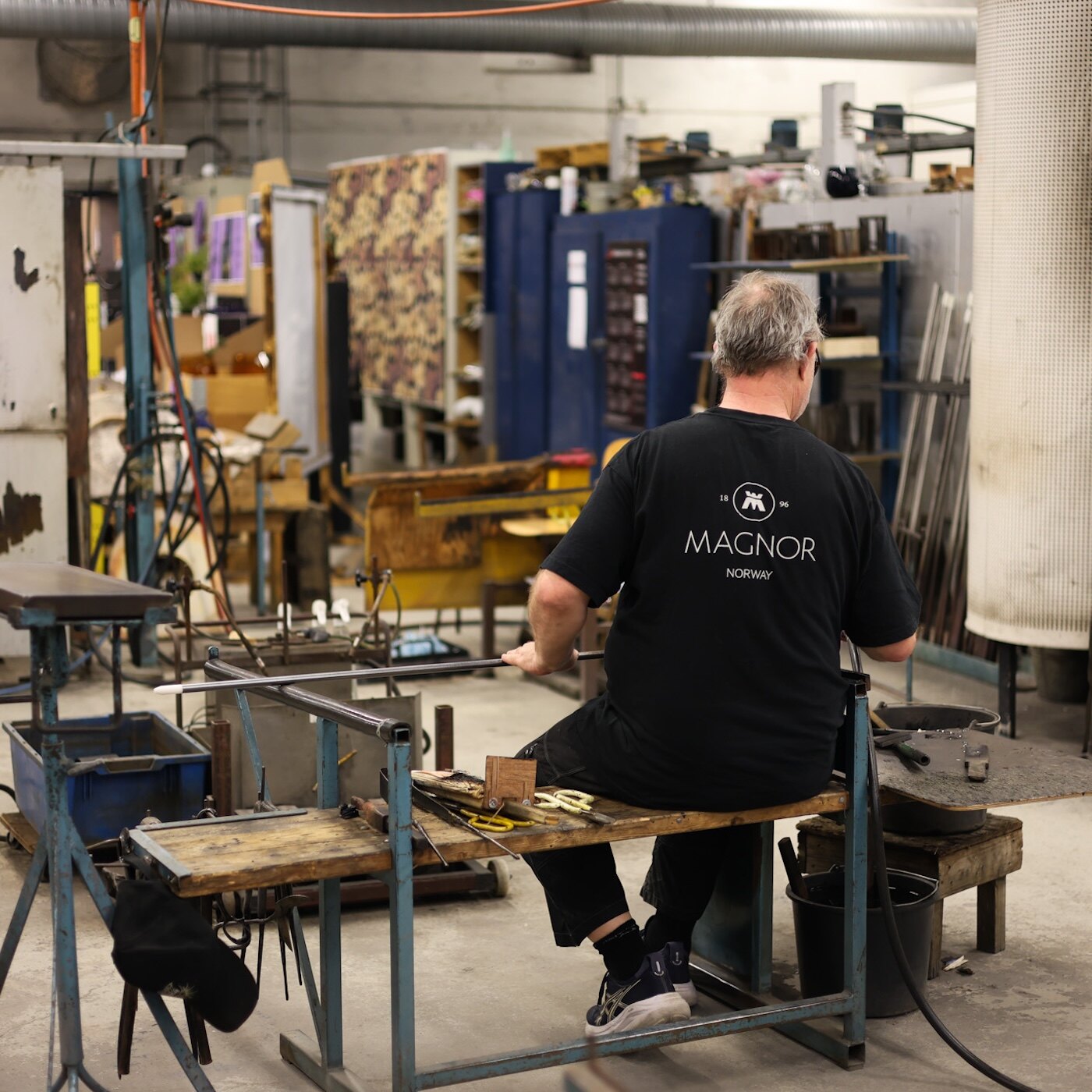 Glassbl&aring;ser jobber hos Magnor