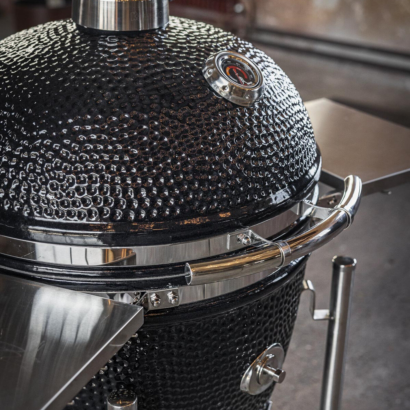 N&aelig;rbilde av Kamado Sumo grill