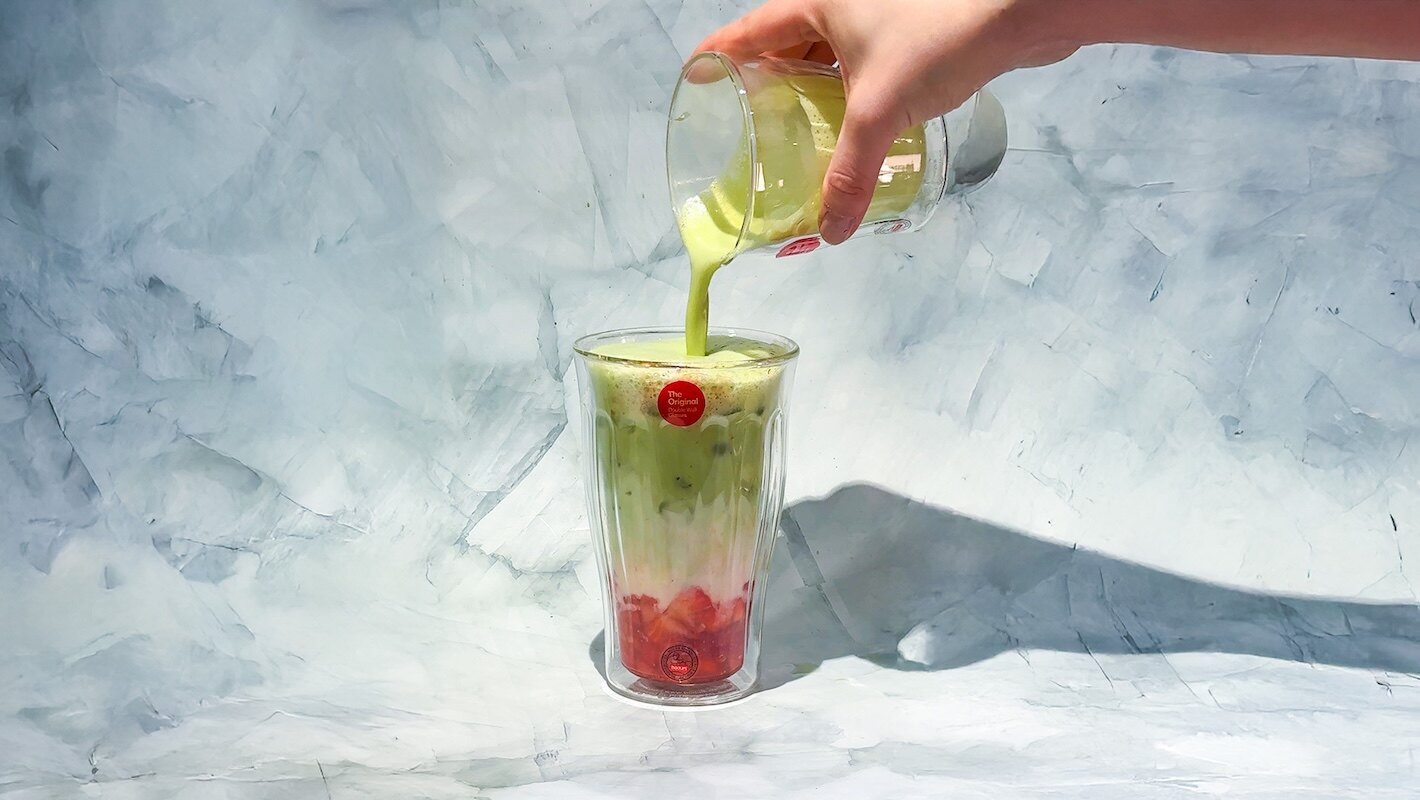 Matcha latte med jordbær