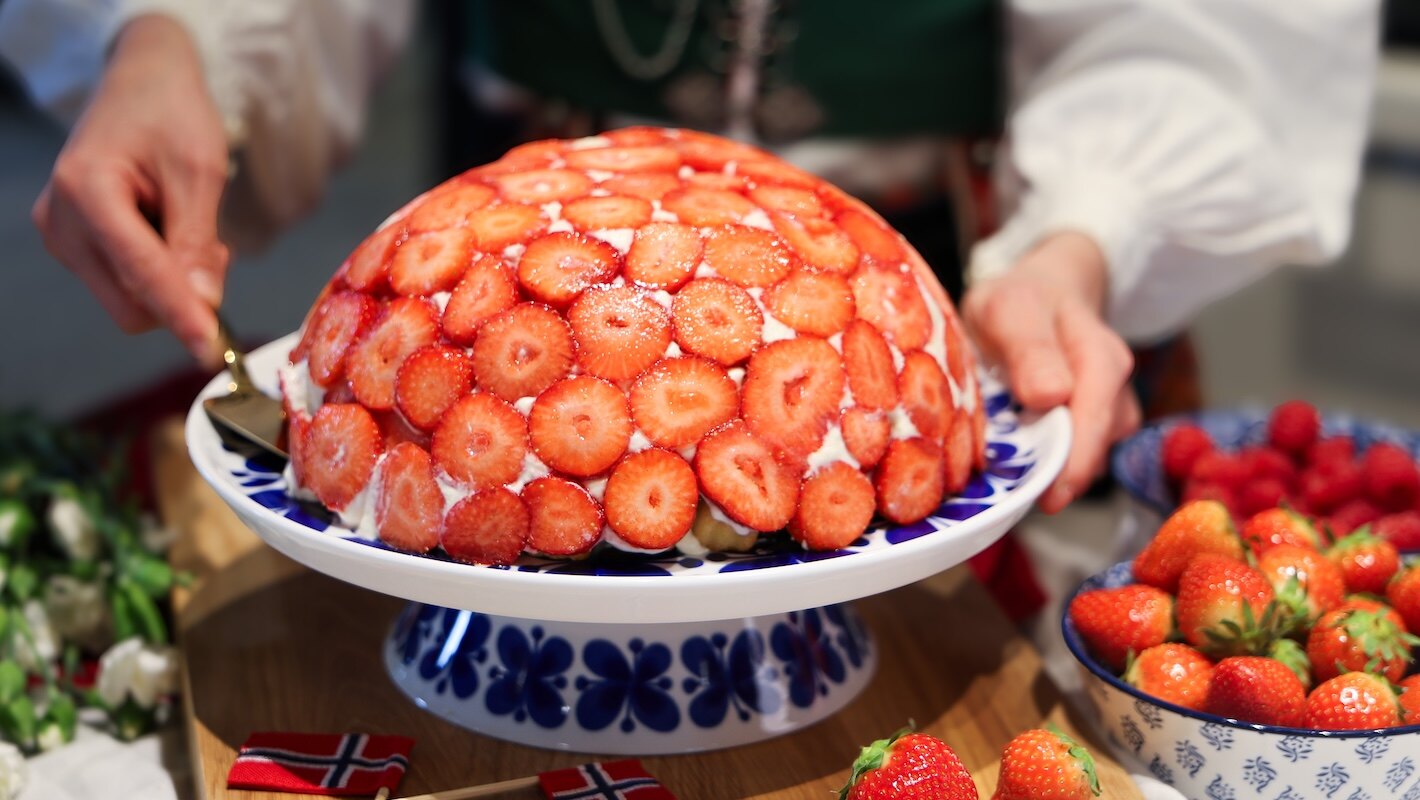 Raw-kake med jordbær