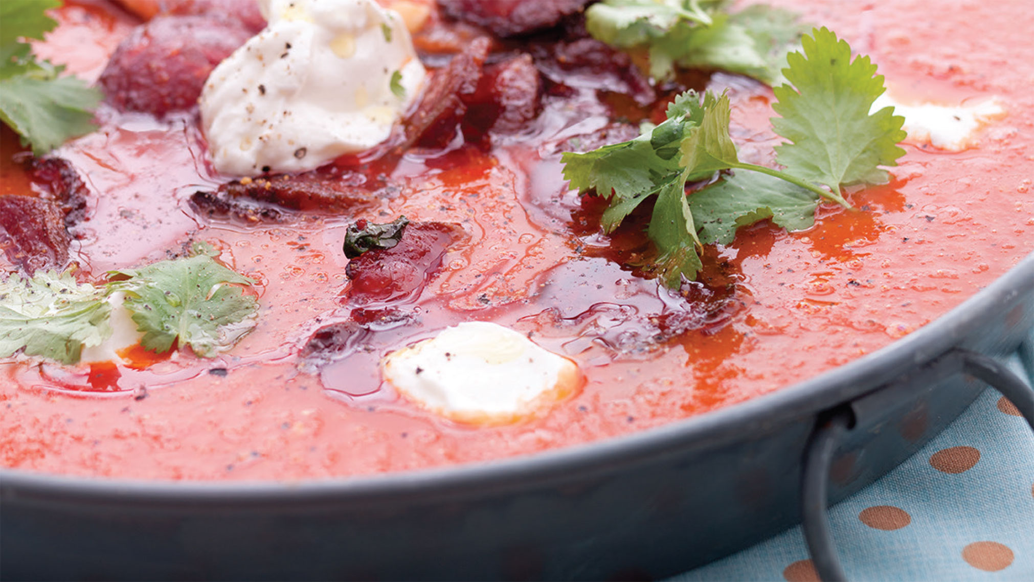 mars: Kikert- og tomatsuppe med spicy pølse